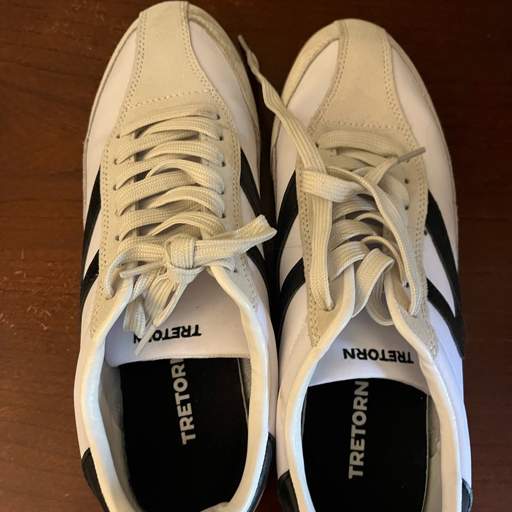 Tretorn Men’s White Sneakers with Black Stripes